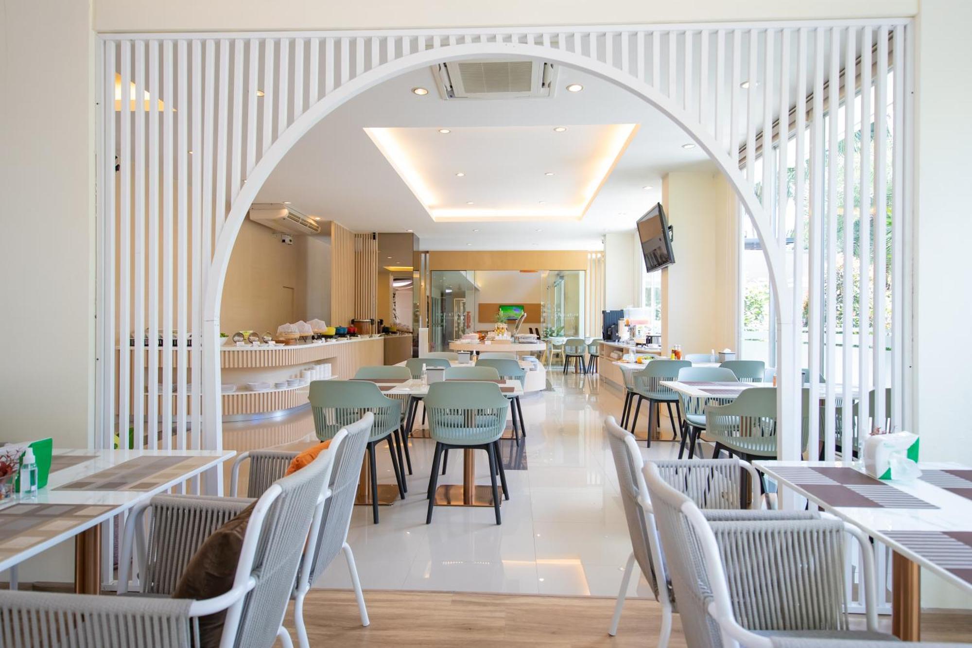 Phavina Hotel Rayong Sha Extra Plus Luaran gambar