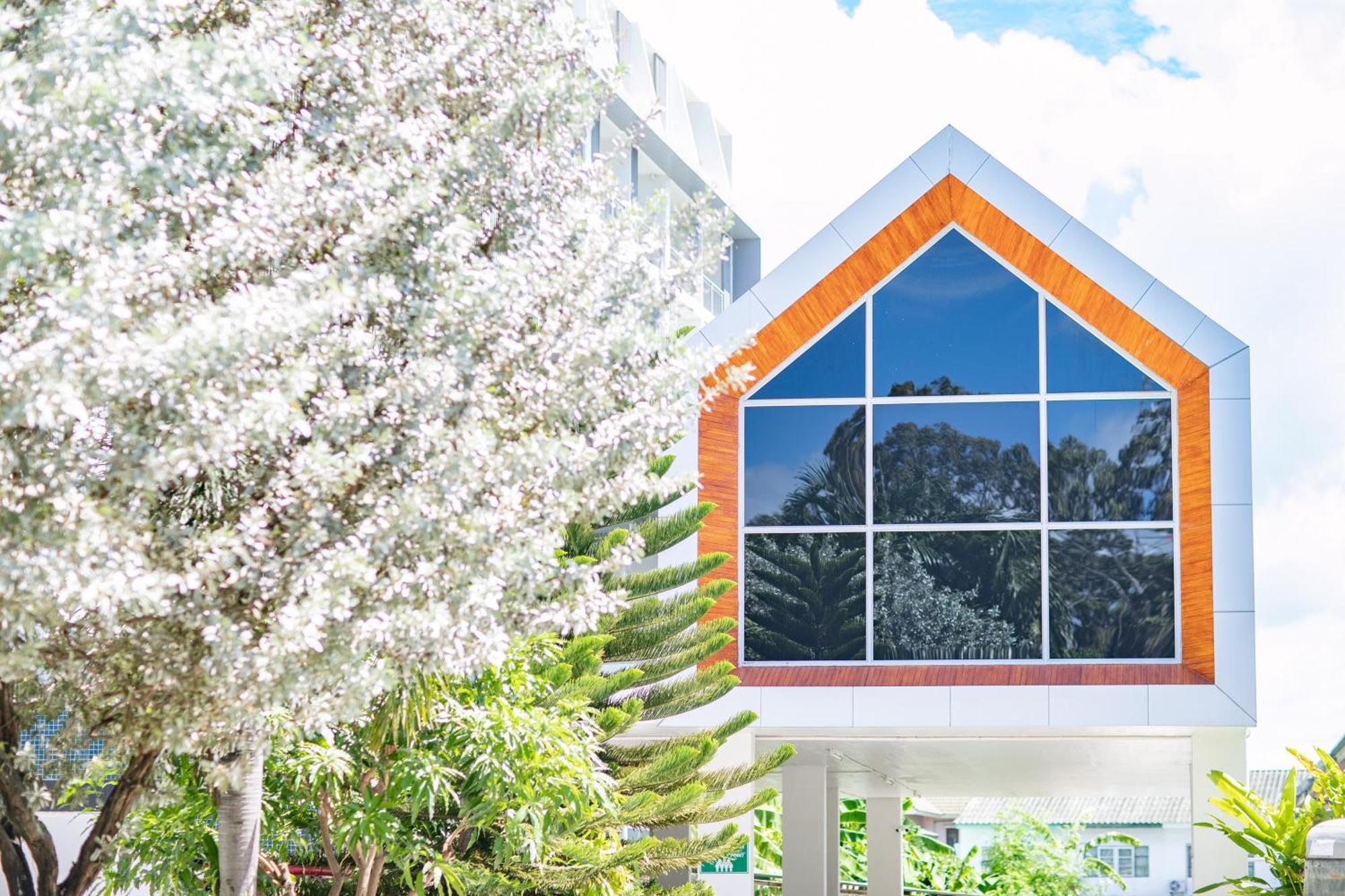 Phavina Hotel Rayong Sha Extra Plus Luaran gambar